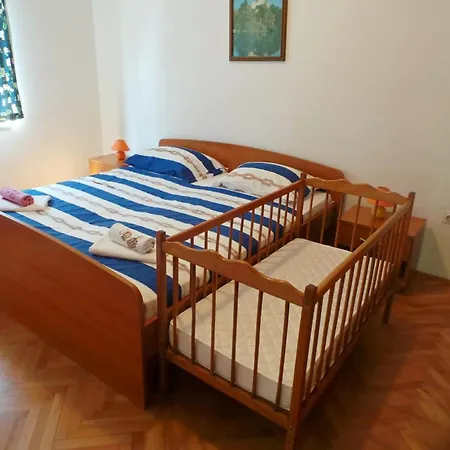 Cintya Apartment